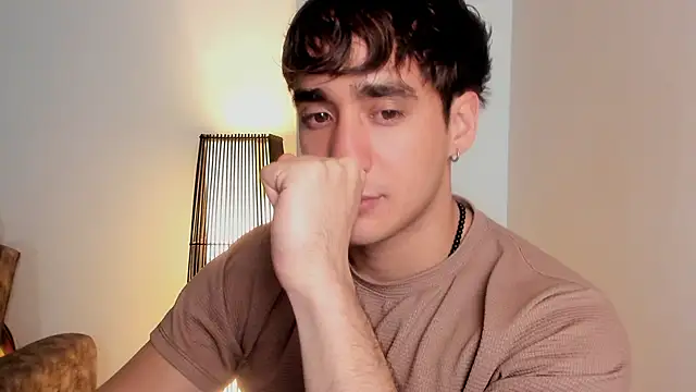 Snapshot of AlexRivera6 chatting on December 4, 11:46 pm AlexRivera6 online show from December 4, 11:46 pm