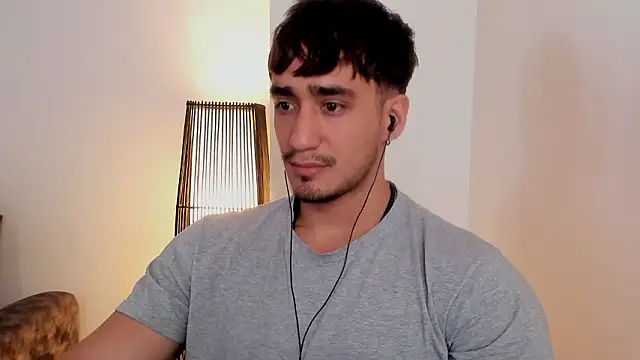 Snapshot of AlexRivera6 chatting on February 13, 4:14 pm AlexRivera6 online show from February 13, 4:14 pm