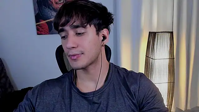Snapshot of AlexRivera6 chatting on April 3, 7:01 pm AlexRivera6 online show from April 3, 7:01 pm