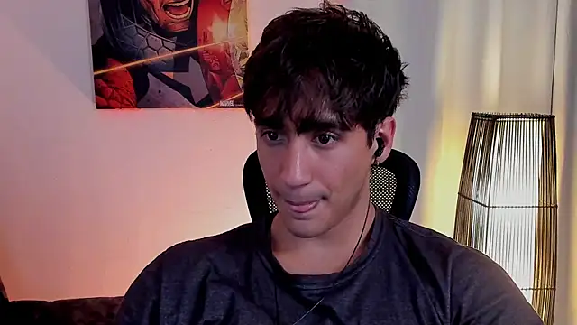 Snapshot of AlexRivera6 chatting on April 4, 7:44 pm AlexRivera6 online show from April 4, 7:44 pm