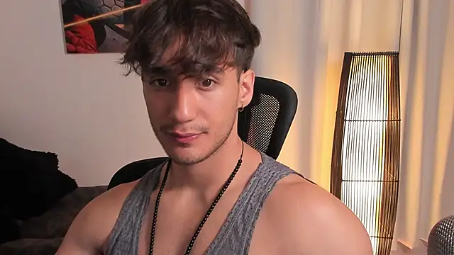 Snapshot of AlexRivera6 chatting on June 13, 5:00 pm AlexRivera6 online show from June 13, 5:00 pm