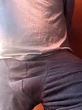 Snapshot of rodovlaz chatting on November 19, 12:27 pm rodovlaz online show from November 19, 12:27 pm