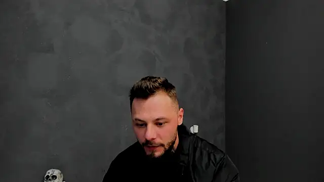 Snapshot of BrianHunts chatting on January 7, 6:05 am BrianHunts online show from January 7, 6:05 am