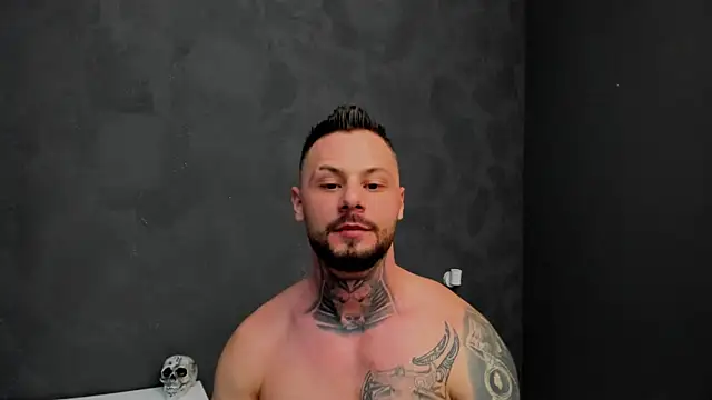 Snapshot of BrianHunts chatting on January 9, 10:20 am BrianHunts online show from January 9, 10:20 am