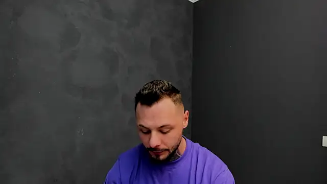 Snapshot of BrianHunts chatting on January 12, 10:23 am BrianHunts online show from January 12, 10:23 am