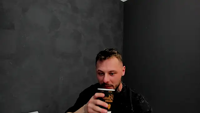 Snapshot of BrianHunts chatting on January 14, 1:38 pm BrianHunts online show from January 14, 1:38 pm