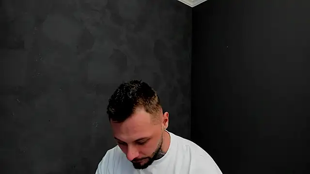 Snapshot of BrianHunts chatting on January 15, 9:56 am BrianHunts online show from January 15, 9:56 am