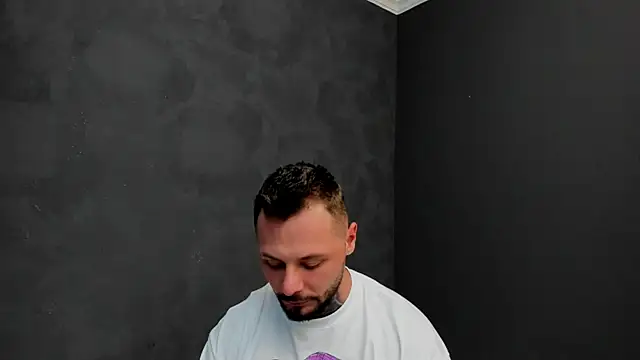 Snapshot of BrianHunts chatting on January 15, 12:58 pm BrianHunts online show from January 15, 12:58 pm