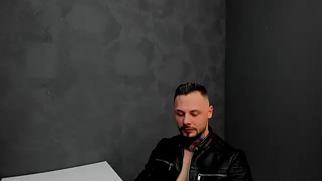 Snapshot of BrianHunts chatting on January 23, 11:48 am BrianHunts online show from January 23, 11:48 am