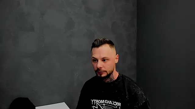 Snapshot of BrianHunts chatting on January 24, 7:19 am BrianHunts online show from January 24, 7:19 am