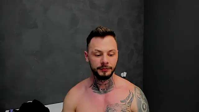 Snapshot of BrianHunts chatting on January 29, 12:24 pm BrianHunts online show from January 29, 12:24 pm