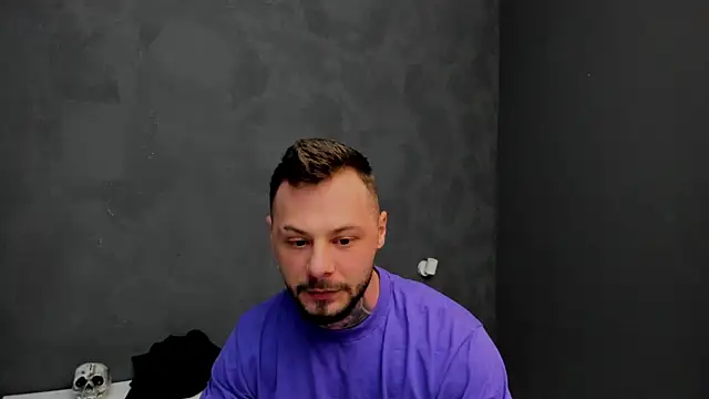 Snapshot of BrianHunts chatting on January 31, 6:46 am BrianHunts online show from January 31, 6:46 am