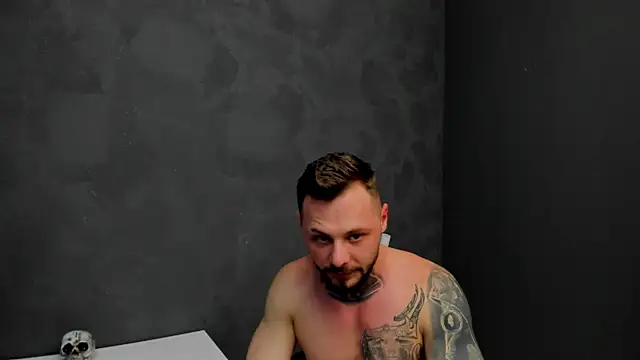 Snapshot of BrianHunts chatting on January 31, 3:55 pm BrianHunts online show from January 31, 3:55 pm