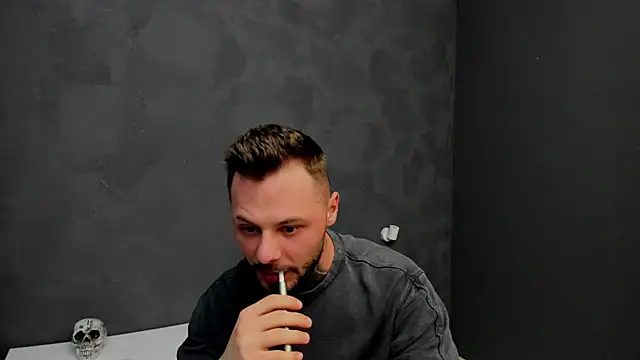 Snapshot of BrianHunts chatting on February 3, 6:13 am BrianHunts online show from February 3, 6:13 am