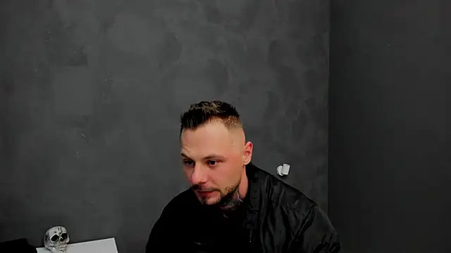 Snapshot of BrianHunts chatting on February 6, 5:57 am BrianHunts online show from February 6, 5:57 am