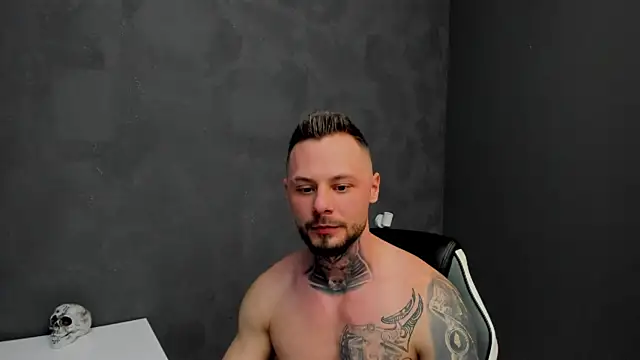 Snapshot of BrianHunts chatting on February 7, 1:01 pm BrianHunts online show from February 7, 1:01 pm