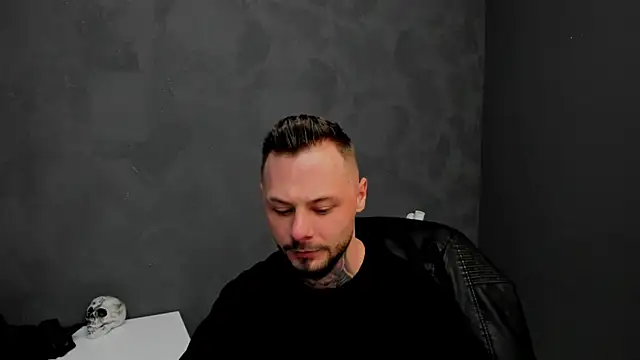 Snapshot of BrianHunts chatting on February 8, 8:42 am BrianHunts online show from February 8, 8:42 am