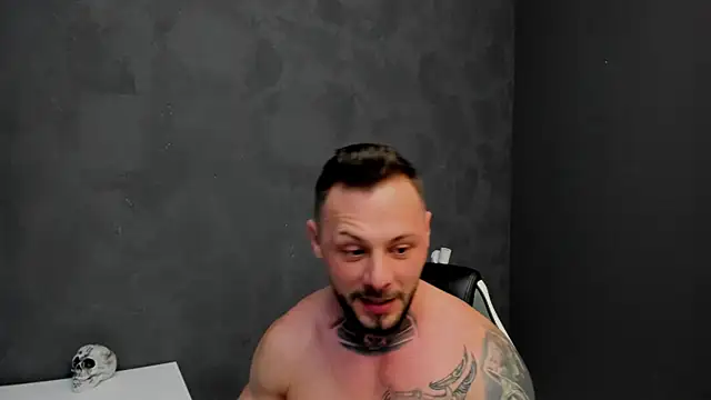 Snapshot of BrianHunts chatting on February 9, 8:54 am BrianHunts online show from February 9, 8:54 am