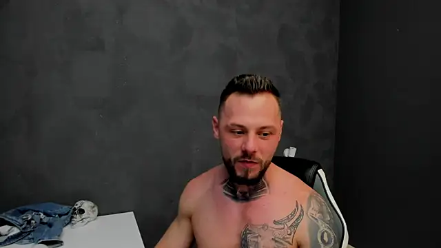 Snapshot of BrianHunts chatting on February 9, 11:58 am BrianHunts online show from February 9, 11:58 am