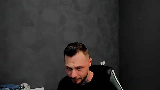 Snapshot of BrianHunts chatting on February 11, 9:20 am BrianHunts online show from February 11, 9:20 am