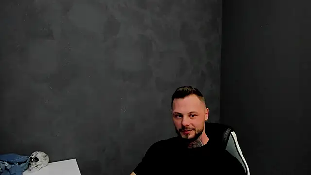 Snapshot of BrianHunts chatting on February 11, 12:37 pm BrianHunts online show from February 11, 12:37 pm