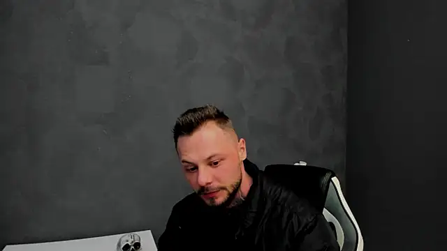 Snapshot of BrianHunts chatting on February 15, 6:12 am BrianHunts online show from February 15, 6:12 am