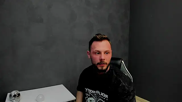 Snapshot of BrianHunts chatting on February 22, 6:17 am BrianHunts online show from February 22, 6:17 am