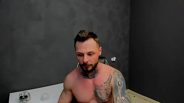 Snapshot of BrianHunts chatting on February 24, 2:04 pm BrianHunts online show from February 24, 2:04 pm