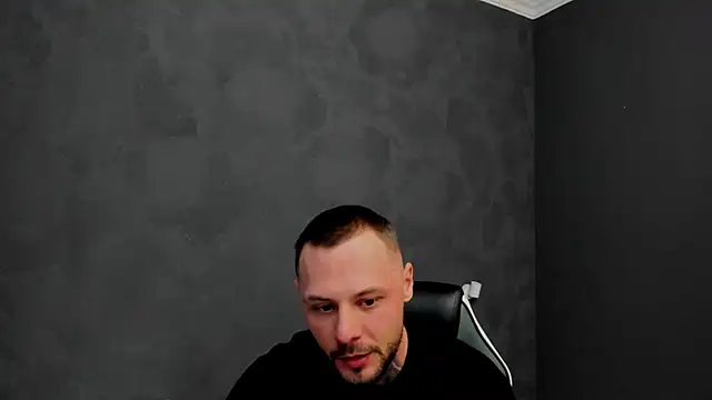 Snapshot of BrianHunts chatting on February 27, 9:43 am BrianHunts online show from February 27, 9:43 am