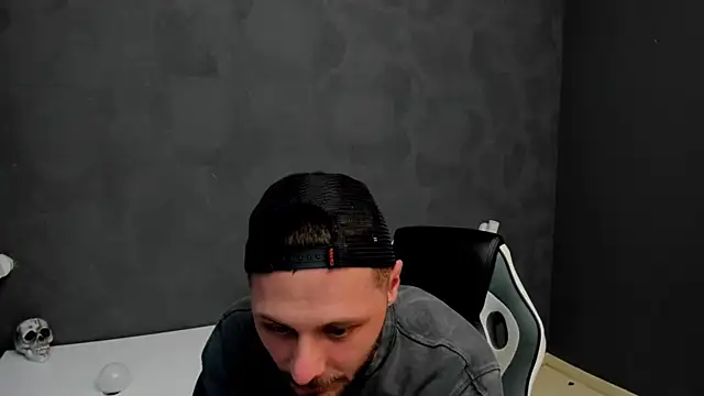 Snapshot of BrianHunts chatting on March 21, 11:44 am BrianHunts online show from March 21, 11:44 am