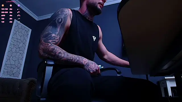 Snapshot of BrianHunts chatting on September 19, 4:58 am BrianHunts online show from September 19, 4:58 am