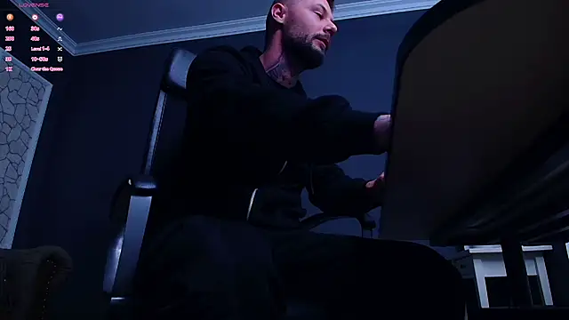 Snapshot of BrianHunts chatting on September 24, 4:49 am BrianHunts online show from September 24, 4:49 am