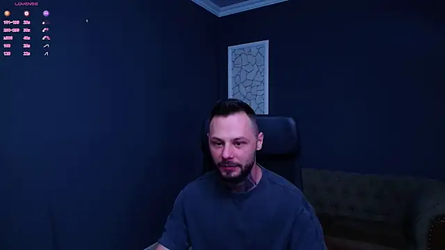 Snapshot of BrianHunts chatting on October 10, 4:44 am BrianHunts online show from October 10, 4:44 am