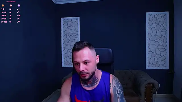 Snapshot of BrianHunts chatting on October 17, 4:15 am BrianHunts online show from October 17, 4:15 am