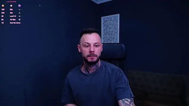 Snapshot of BrianHunts chatting on October 18, 4:04 am BrianHunts online show from October 18, 4:04 am