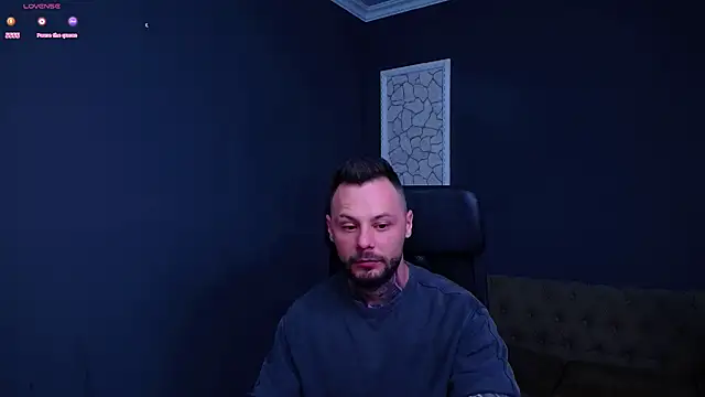 Snapshot of BrianHunts chatting on October 19, 4:13 am BrianHunts online show from October 19, 4:13 am