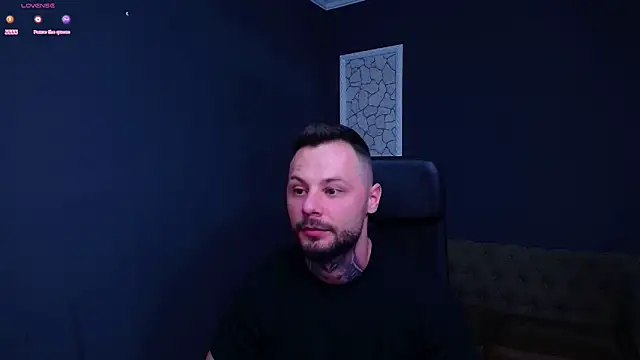 Snapshot of BrianHunts chatting on October 20, 4:35 am BrianHunts online show from October 20, 4:35 am