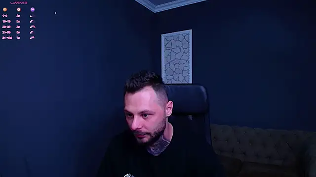 Snapshot of BrianHunts chatting on October 27, 5:22 am BrianHunts online show from October 27, 5:22 am