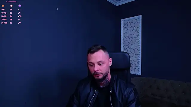 Snapshot of BrianHunts chatting on November 1, 5:42 am BrianHunts online show from November 1, 5:42 am