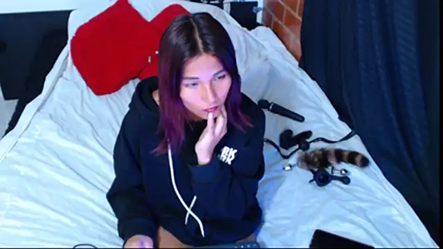 Sofynix online show from December 16, 9:42 pm