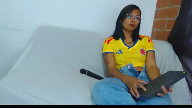 Snapshot of Sofynix chatting on June 17, 3:46 pm Sofynix online show from June 17, 3:46 pm