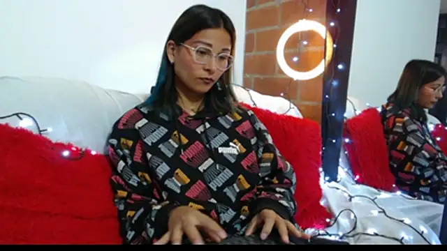 Snapshot of Sofynix chatting on July 30, 5:01 pm Sofynix online show from July 30, 5:01 pm