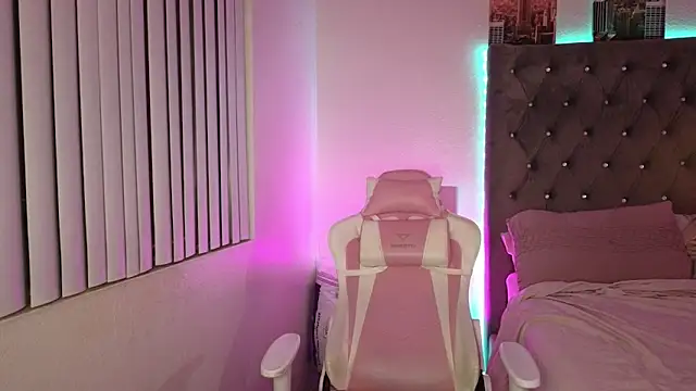 evajonez online show from November 21, 6:34 am