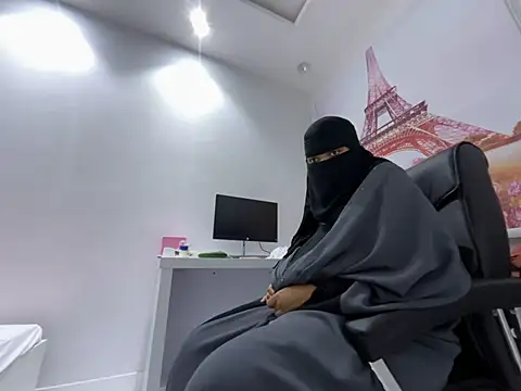 Submissive Arab online show from February 15, 11:50 am
