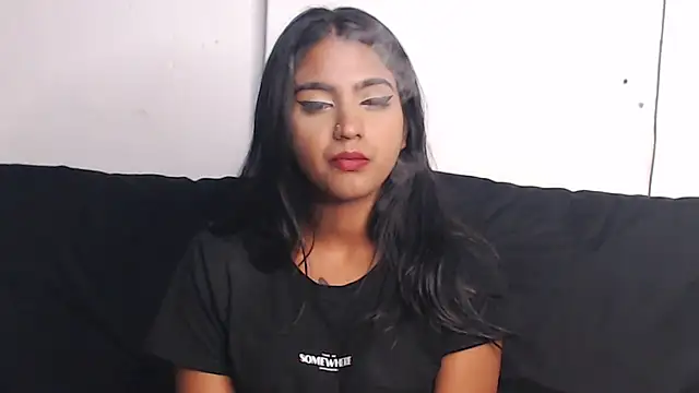 Delilah Blazee online show from February 19, 6:21 pm