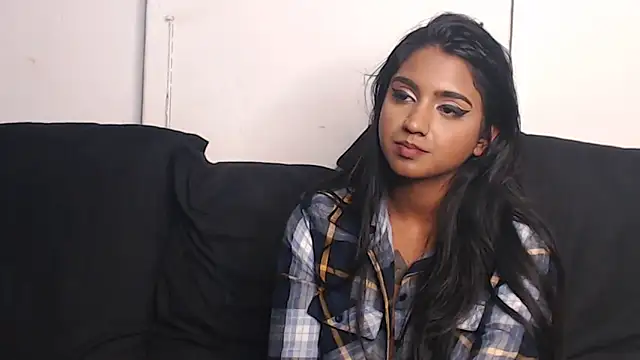 Delilah Blazee online show from February 23, 9:48 pm