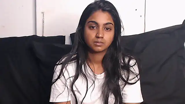 Delilah Blazee online show from March 4, 5:56 pm