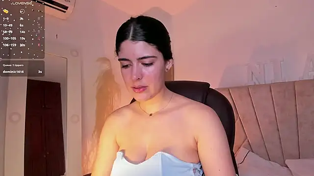  Niah  online show from February 12, 9:01 pm