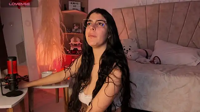  Niah  online show from February 18, 9:20 pm