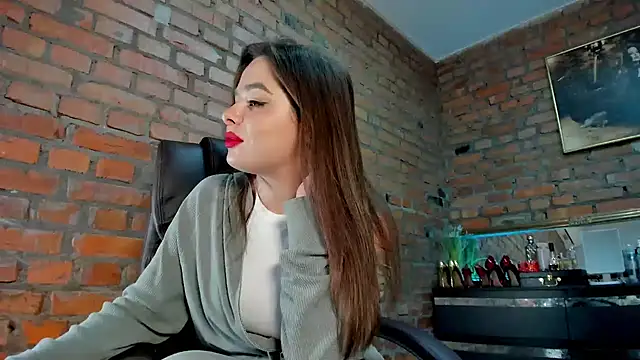 MistressMilana online show from June 1, 5:14 pm